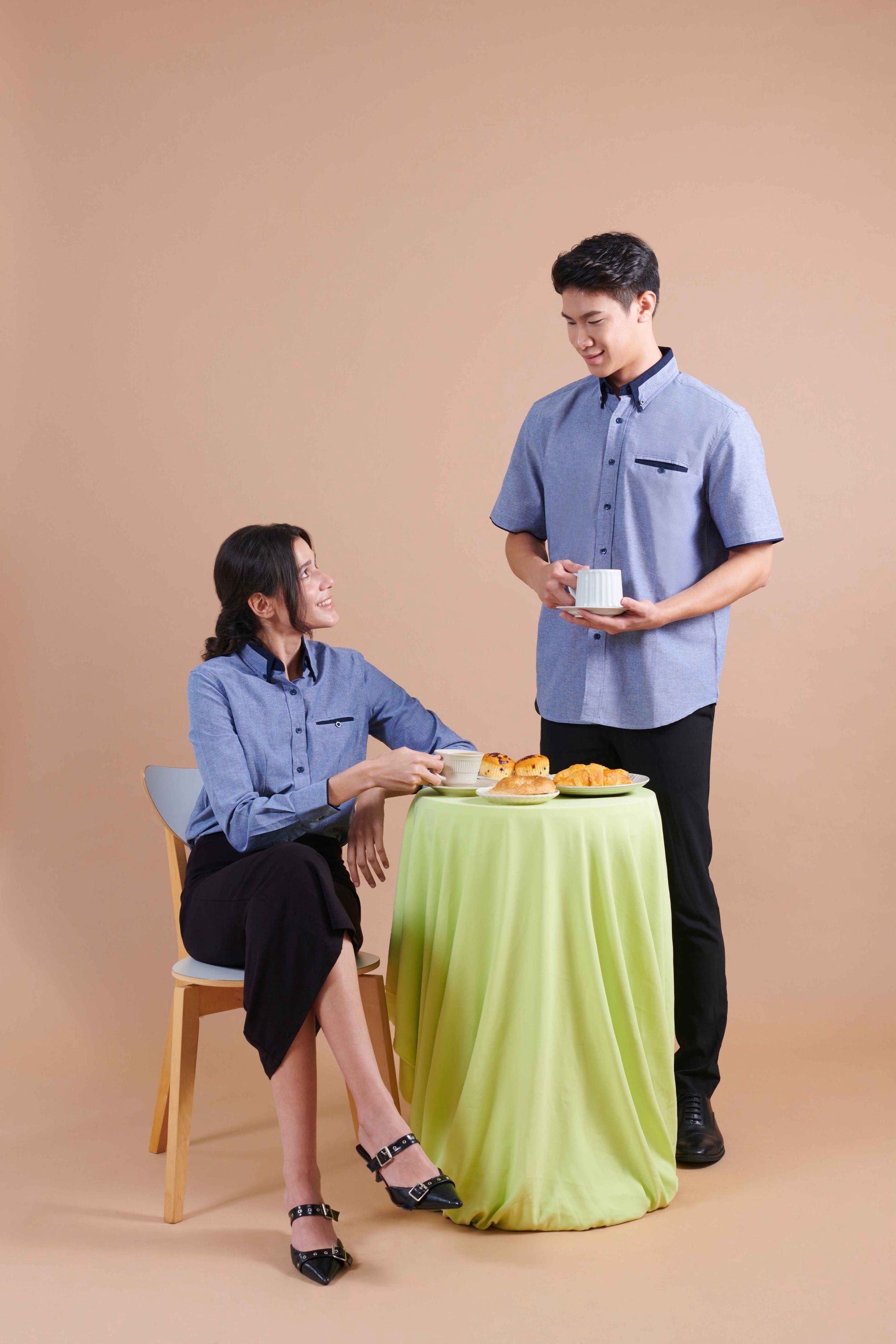 Oxford Button-Down Long Sleeve Women's Shirt - gallery 1